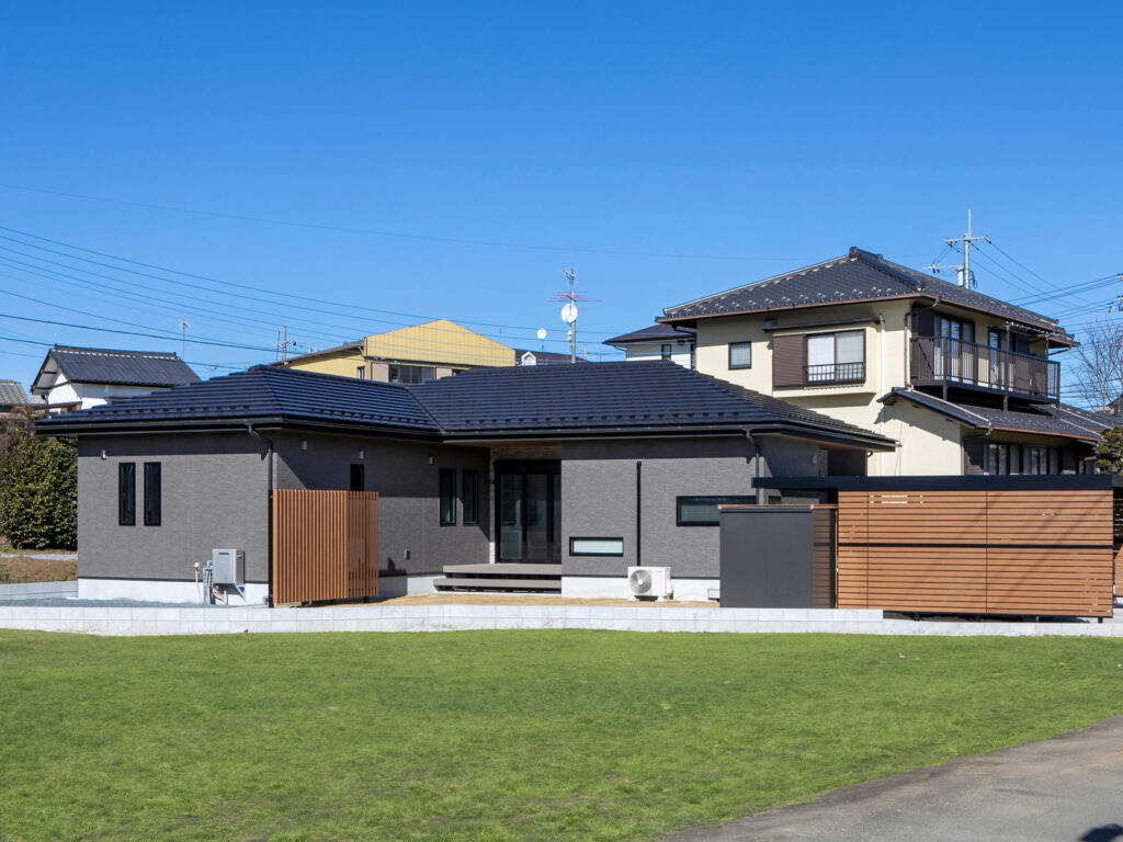 愛犬との快適な暮らしと仕事を両立。こだわりを随所に詰め込んだ平屋。